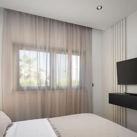 M Luxury * فوديس