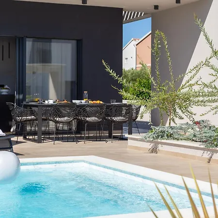 M Luxury * فوديس